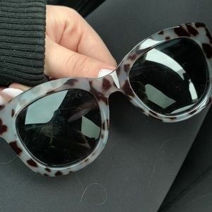 Peepers Centre Stage Sunglasses Grey Tortoise